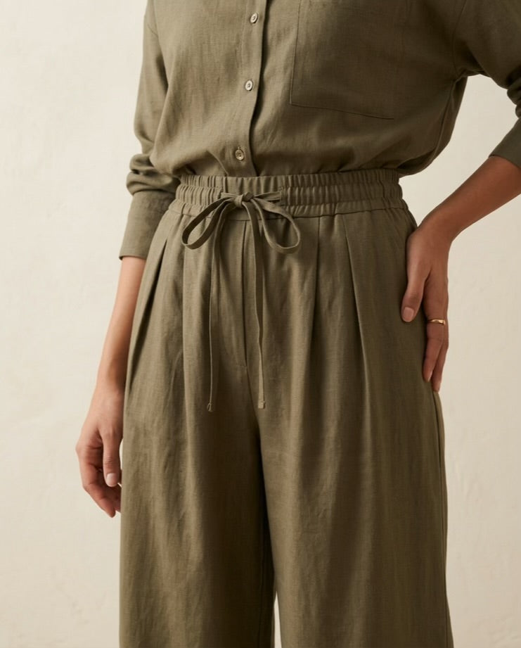 The Verona Linen Set - Olive